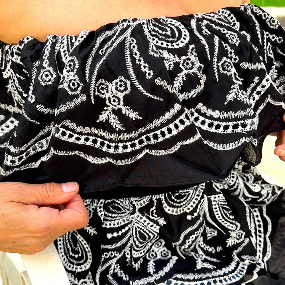 Embroidered top - Picture 2 of 2